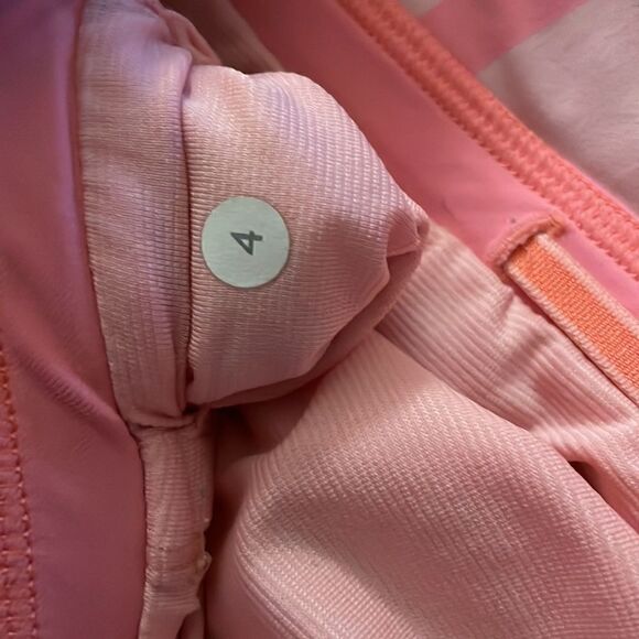 Rare Lululemon Run Pace Short Pink EUC in Size 4 - Picture 5 of 5